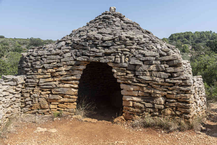 Castelló de la Plana - parque natural de la Valltorta-Gassulla 06 - refugio de piedra seca